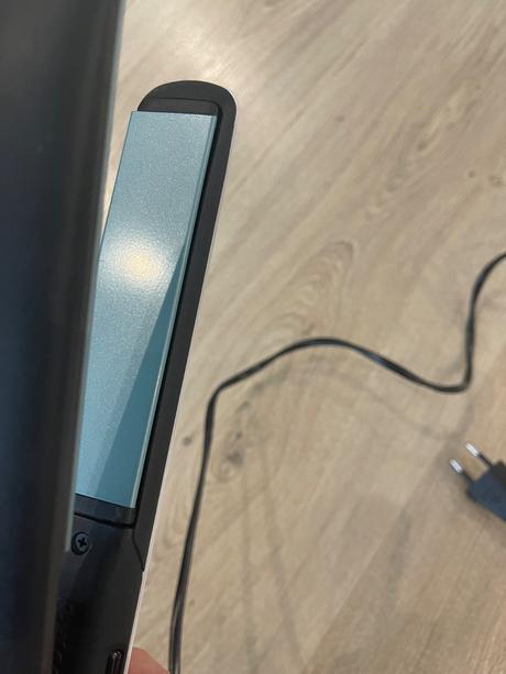 Žehlička na vlasy remington, 