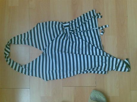 Top s čiernymi pásikmi, m