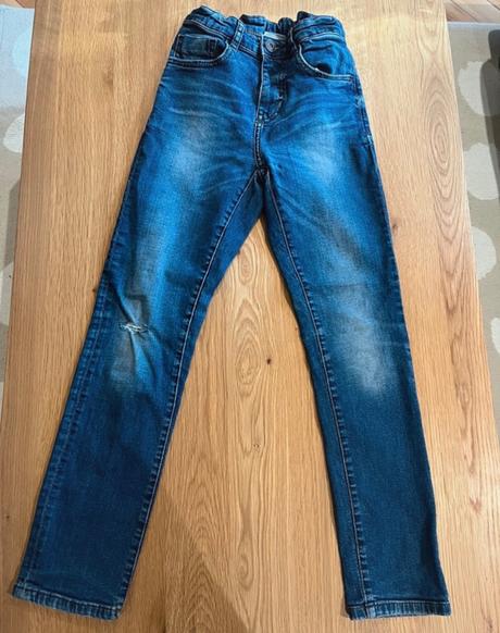 Suprava oblečenia velkost 134, 122–134