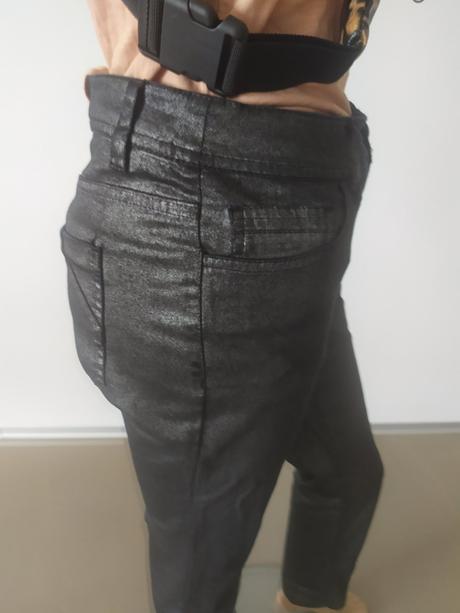 C134 nohvice pekne, xs