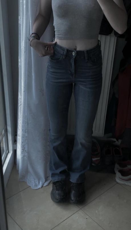 Tmavomodre flared zvonove rifle, reserved,xs