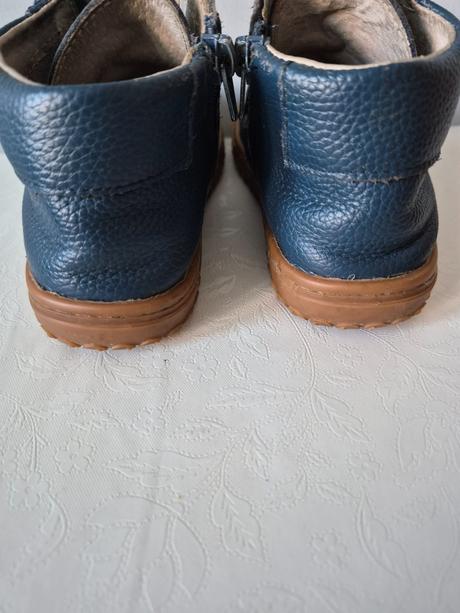 Milash c. 28 celorocky barefoot, 28