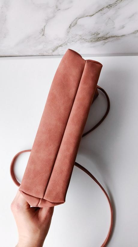 Pupa kabelka ružová, 