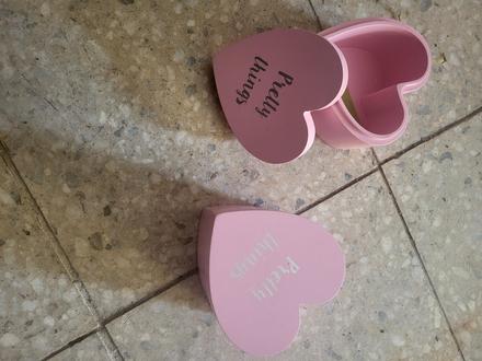 Ruzova srdieckova sperkovnica nova, 