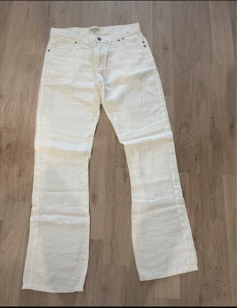 Krásne pánske biele nohavice armand thierry, m