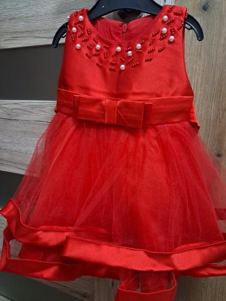 Smaragdovo  zelené,červené  slávnostné šaty, 86