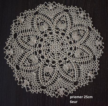 Béžové háčkované dečky, 