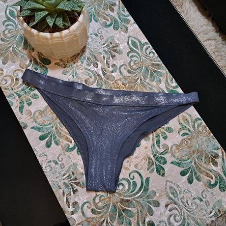 Striebornošedý plavkový spodok, h&m,40