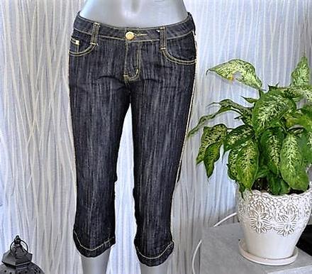 Čierne nohavice so zlatým pásom-s, s