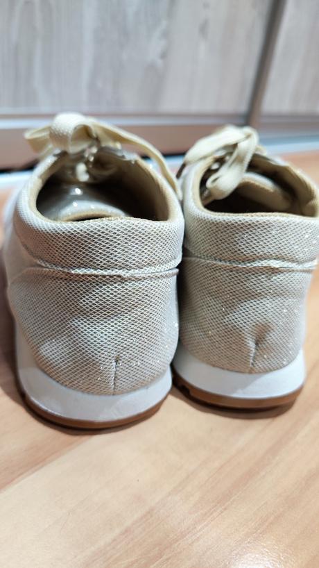 Trblietavé tenisky, 39