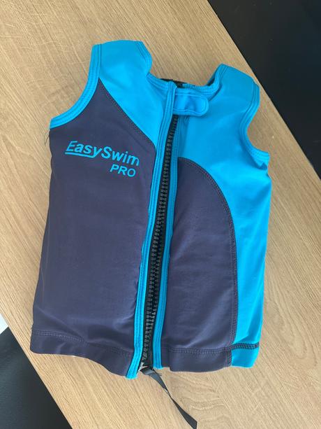 Plavecka vesta detdka, 