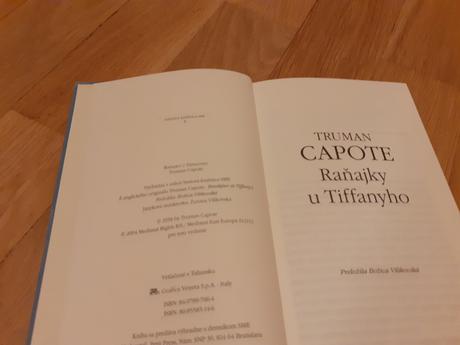 Kniha raňajky  u tiffanyho, 