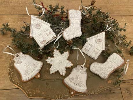 Medovník čižmička - perník s bielou polevou 1 ks, 