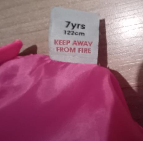 Krikľavo ružové dievčenské šatočky, tu,122