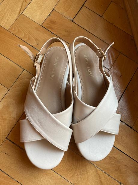 Klinove sandálky na platforme, 38