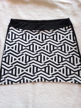 Čierno biela sukňa, l