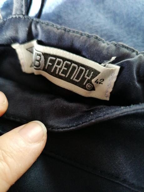 Spoločenské šaty, m