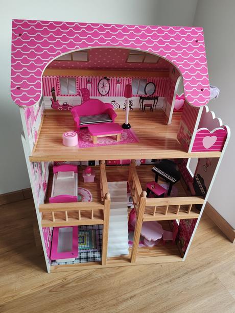 Dreveny domcek pre babiky, 