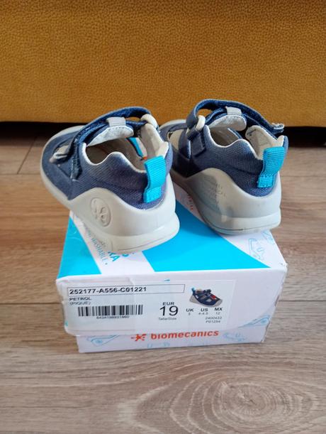 Sandale biomecanics, 19