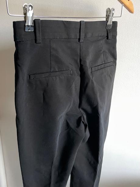 Elegantné cigaretové nohavice s pukmi do práce, h&m,32