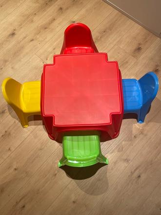 Detský plastový stôl so stoličkami 4ks, 