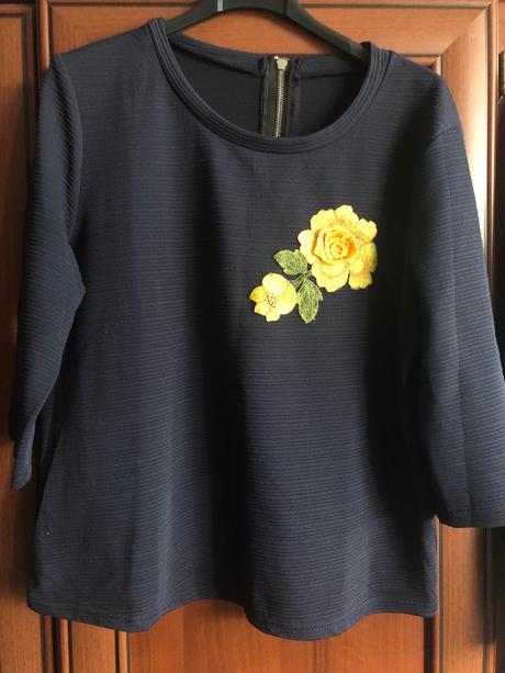 Vyšívané tricko, 42