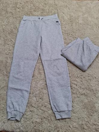 Sede tepláky, sinsay,152