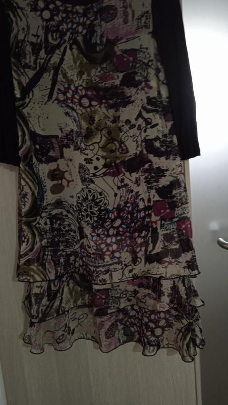 Ľahučké podšité spoločenské šaty, 42