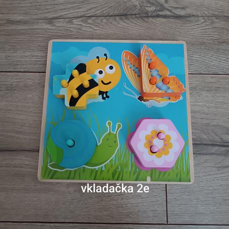 Hračky / vkladacky / puzzle,
