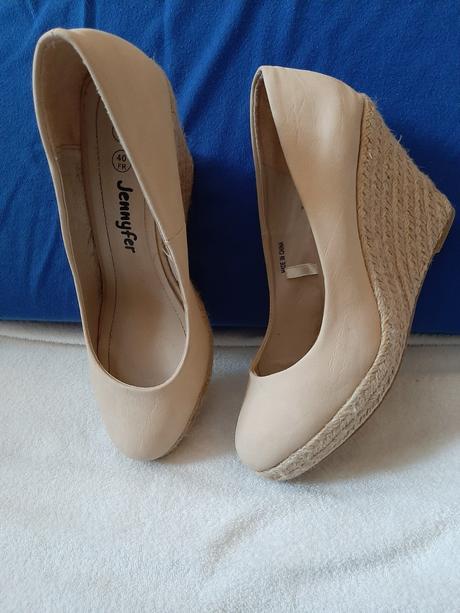 Lodicky, jennifer&jennifer,40