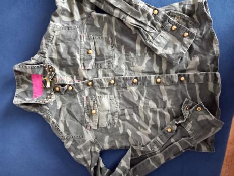 Maskacova košeľa, 146