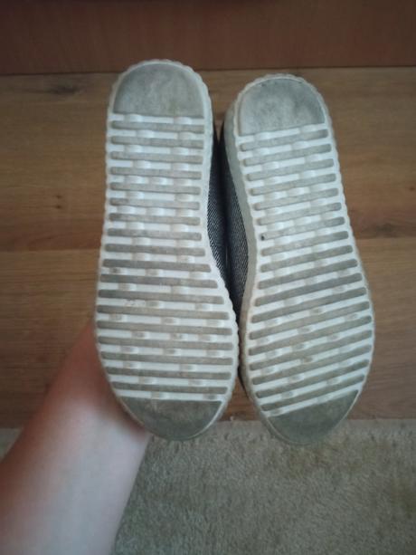 Riflové balerínky, 32