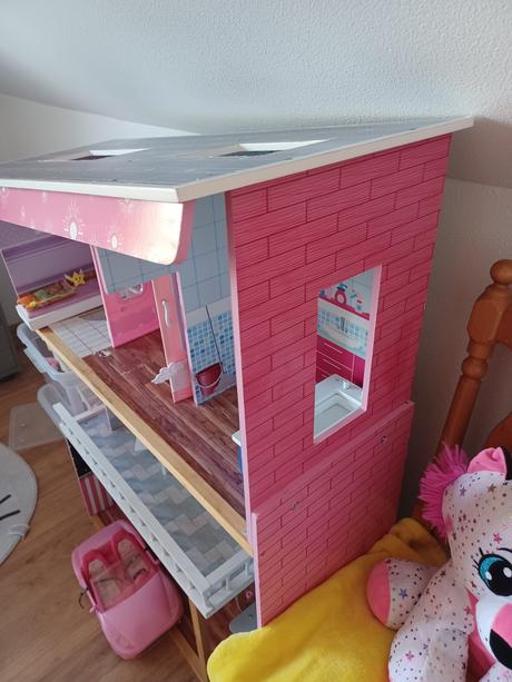 Barbie domček,