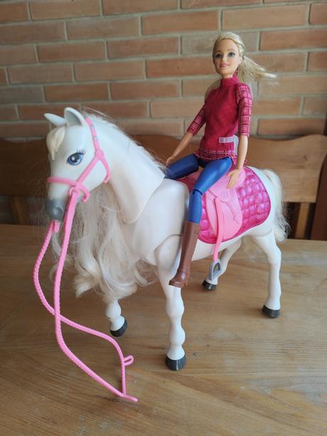 Interaktívny kôň a barbie, 