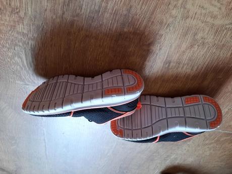 Tenisky, reserved,29