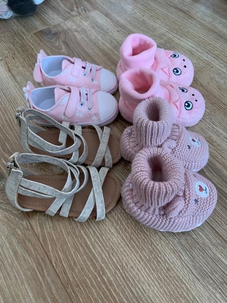 Balik sandále a capačky, 19