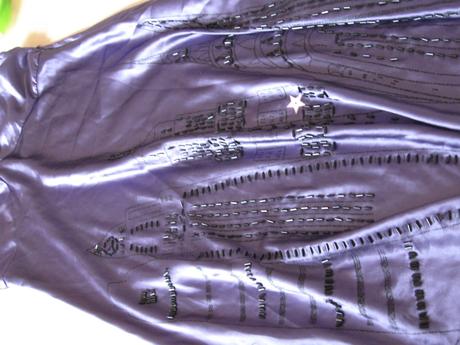 Slávnostnejšie fialové šatičky, m