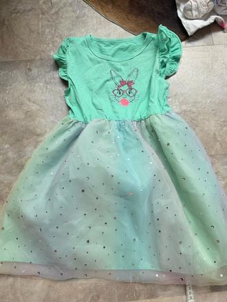 Zajačikové šaty 120, 122