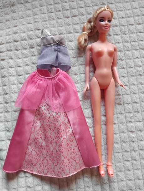 Barbie,