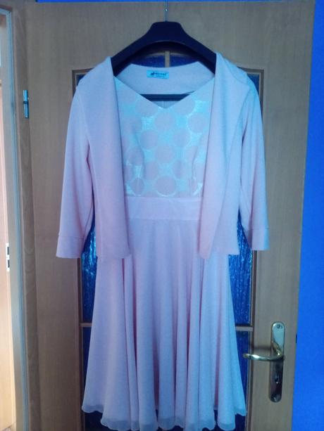 Spoločenské šaty, 38