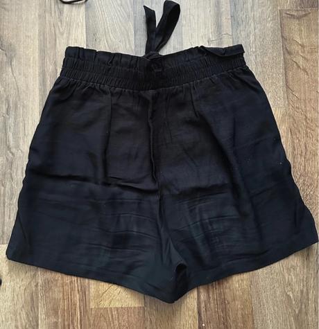 Čierne kraťasy amisu, amisu,40