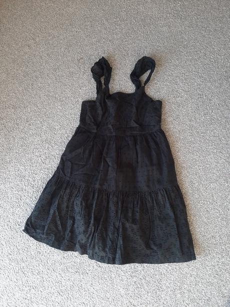 Cierne madeirove saty, f&f,152