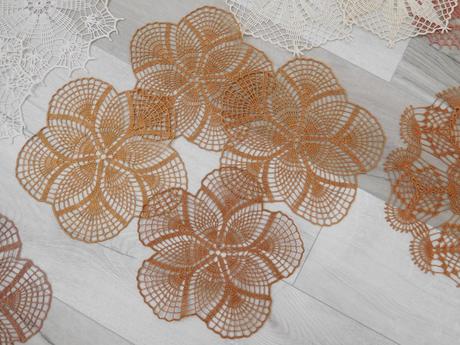 Háčkované dečky do hneda, 