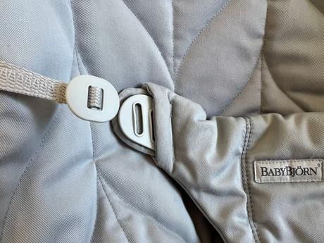 Babybjörn lehátko bliss - sivá.,