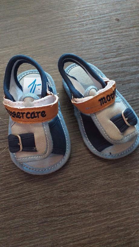 Capačky veľ. cca 17, mothercare,17