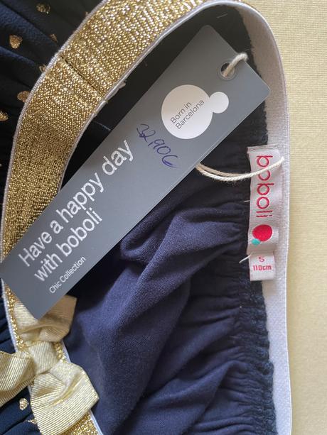 Sukna so zlatymi srdieckami, 110