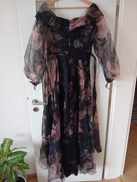 Krásne plesové šaty, 38