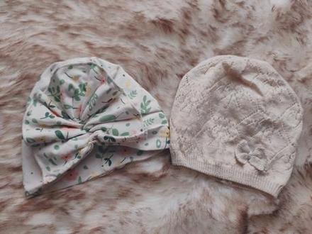 2 čiapky, reserved,80