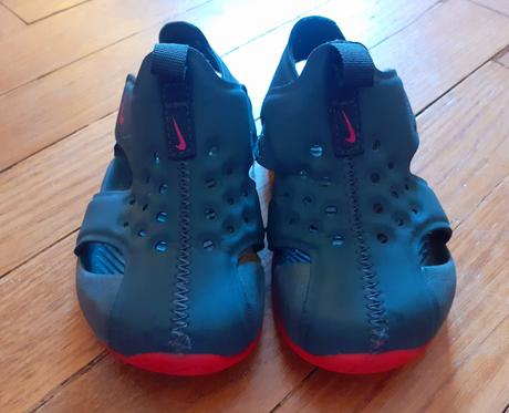 Ľahké sandálky nike, 23