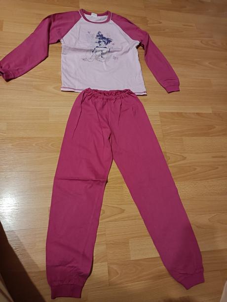 Dievčenské pyžamo, 140